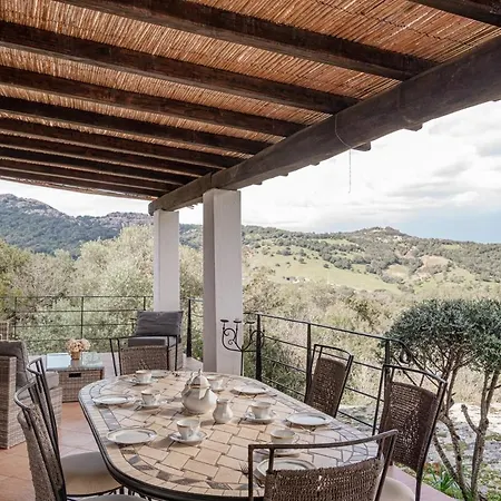 Villa Surrounded By Nature With Sea View *